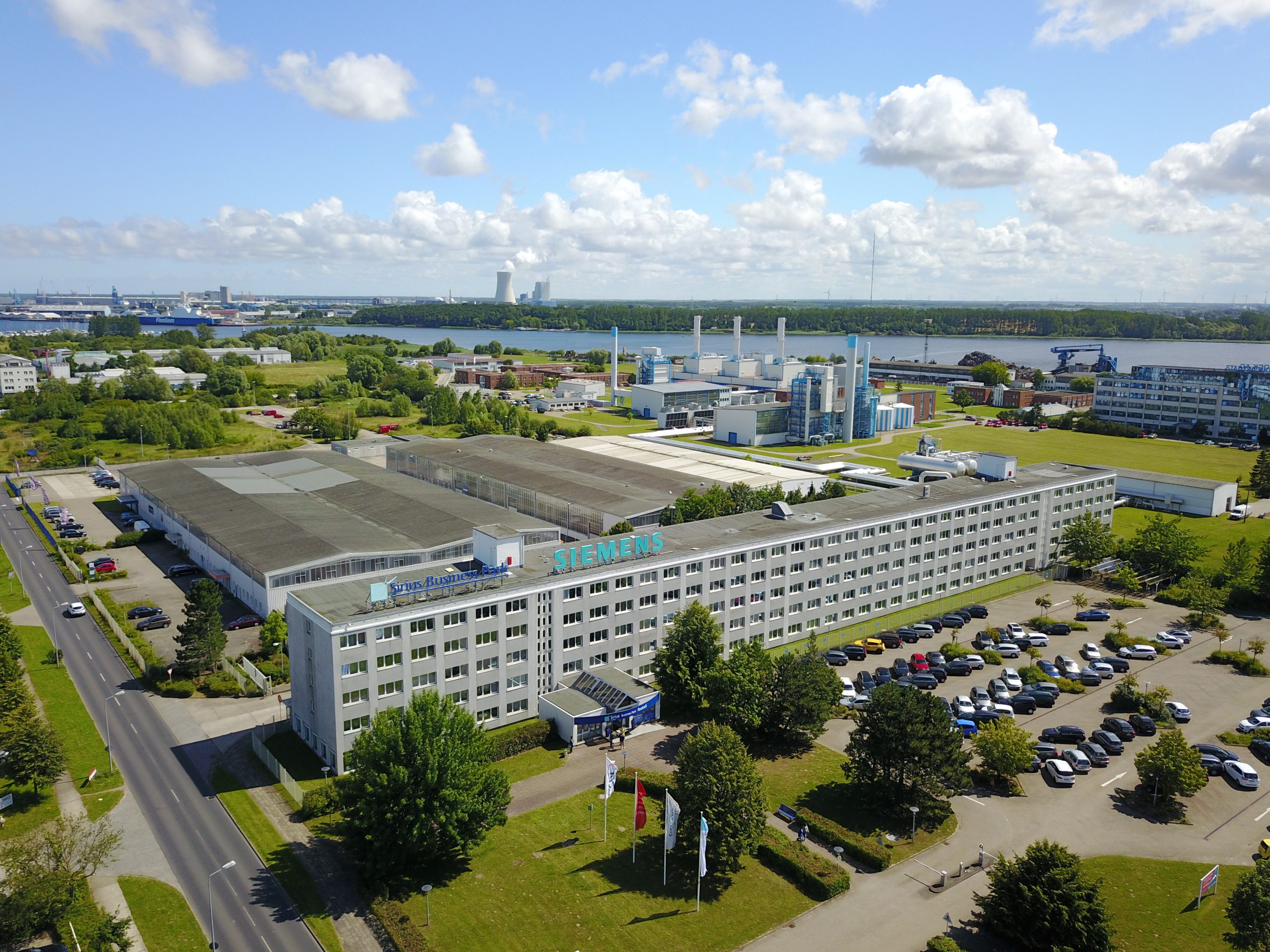 Businesspark Sirius Gewerbepark Lager Logistik Büro Service Produktion Rostock Miete Gewerbeimmobilien Gewerbeobjekte Vermietung durch Immobilienmakler Daniel Mounesi von der Immobilienhandlung D. Mounesi zeigt Ihnen gerne diese Immobilie. Vereinbaren Sie einen Besichtigungstermin unter Telefon 04101/3980118.
