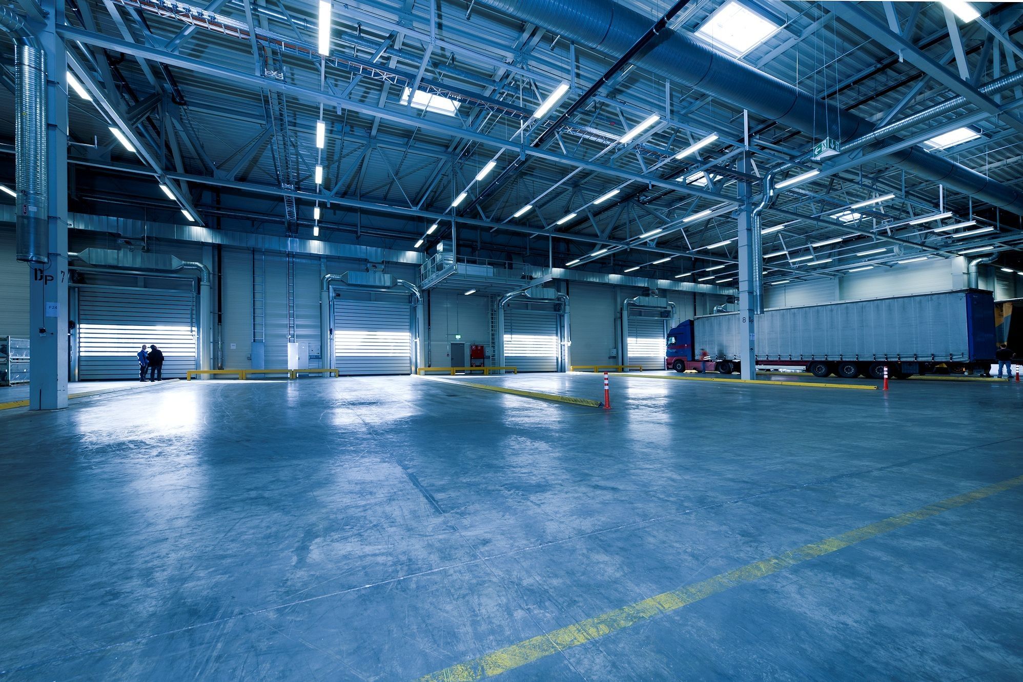Logistik Lager Industrie Hallen Vermietung Verkauf Bestandsimmobilie Projektentwicklung Rellingen Hamburg Kiel Bremen Neumünster Lübeck Hannover Immobilienmakler Daniel Mounesi Immobilienhandlung D. Mounesi Rellingen Hamburg Norddeutschland Immobilienmakler Daniel Mounesi von der Immobilienhandlung D. Mounesi zeigt Ihnen gerne diese Immobilie. Vereinbaren Sie einen Besichtigungstermin unter Telefon 04101/3980118.